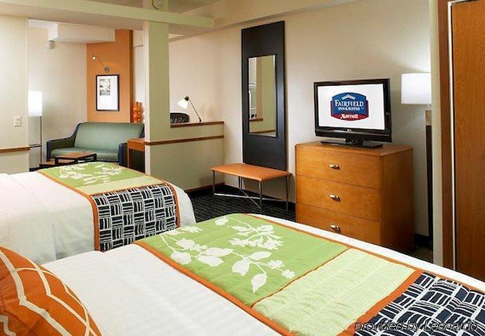 Fairfield Inn & Suites Pittsburgh Neville Island Робинсон-Тауншип Номер фото