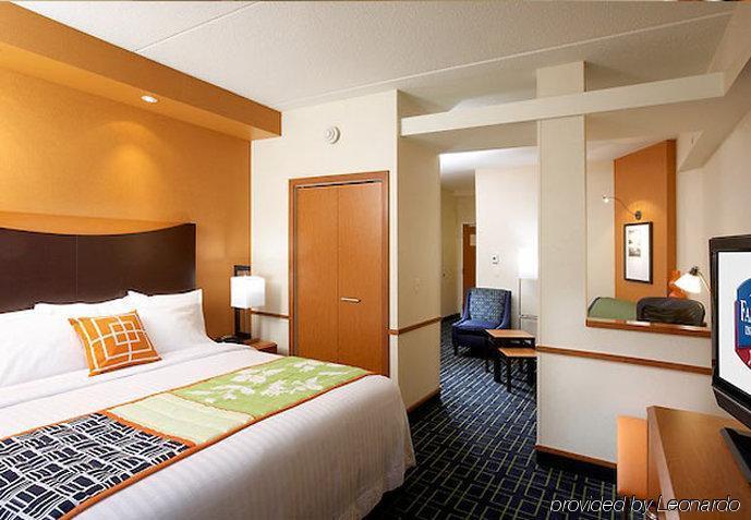 Fairfield Inn & Suites Pittsburgh Neville Island Робинсон-Тауншип Номер фото