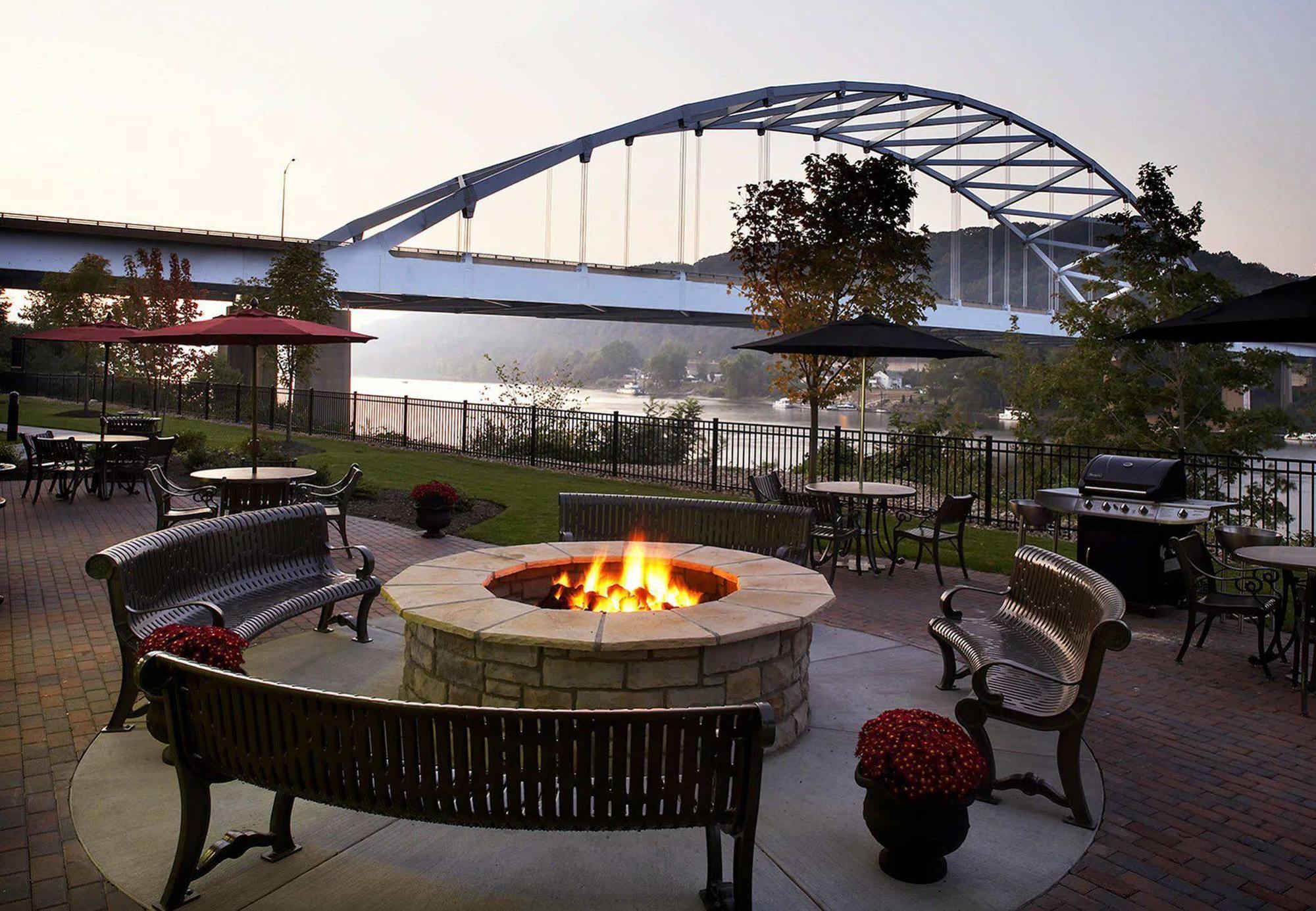 Fairfield Inn & Suites Pittsburgh Neville Island Робинсон-Тауншип Экстерьер фото